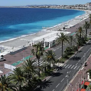 Les Pieds Dans L'eau Nice